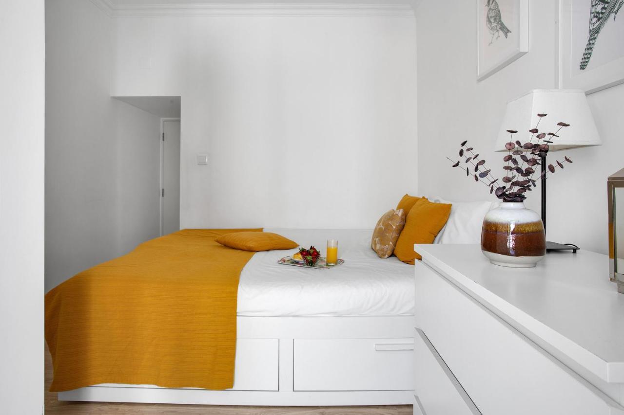 Modern 2 Bedroom Apartment In Estrela With Outside Terrace! Amazing For Families, Couples, Friends Lisboa 外观 照片