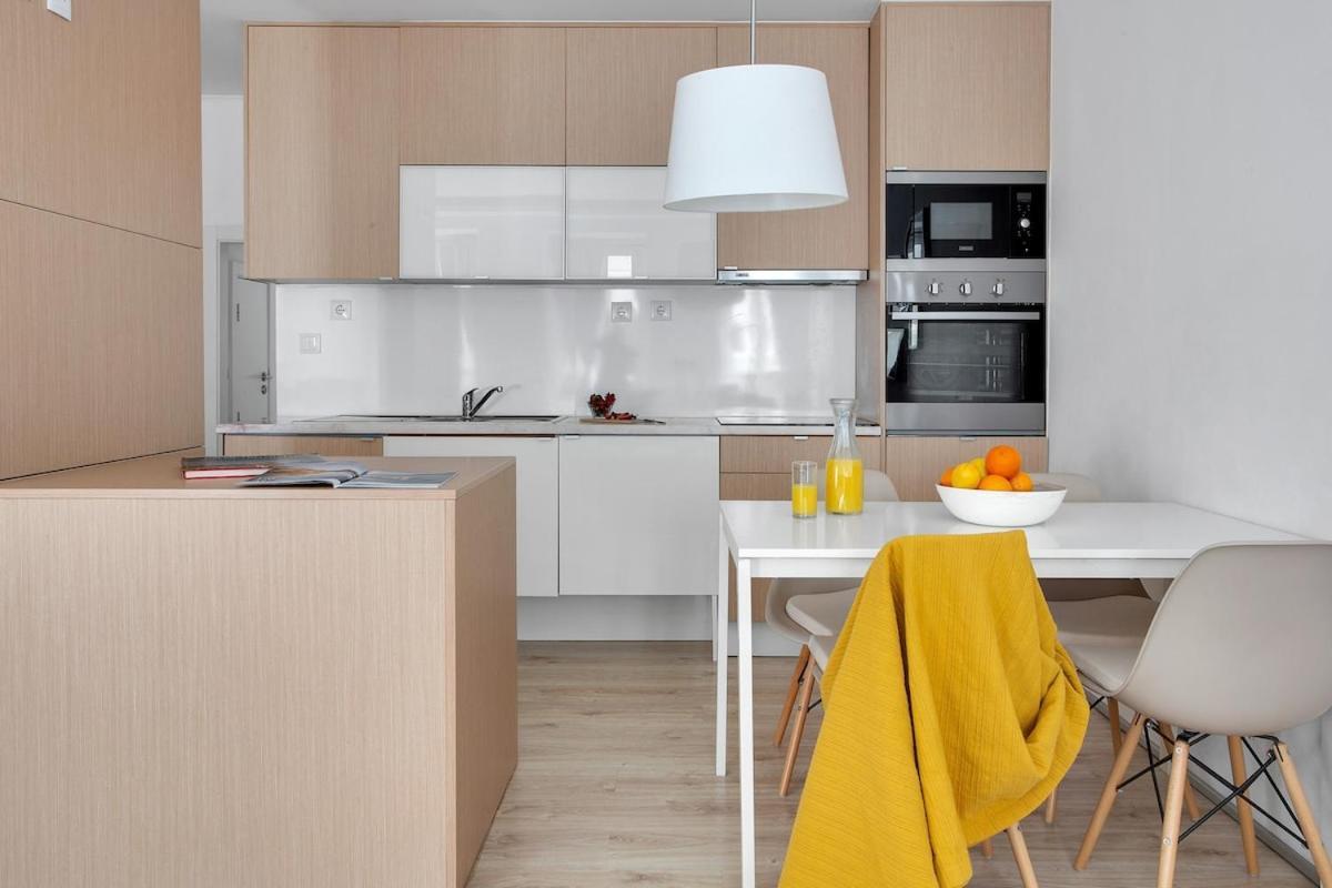 Modern 2 Bedroom Apartment In Estrela With Outside Terrace! Amazing For Families, Couples, Friends Lisboa 外观 照片