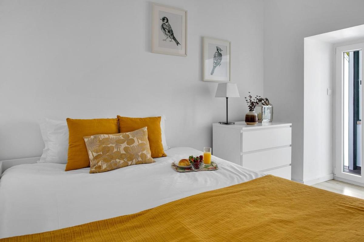 Modern 2 Bedroom Apartment In Estrela With Outside Terrace! Amazing For Families, Couples, Friends Lisboa 外观 照片