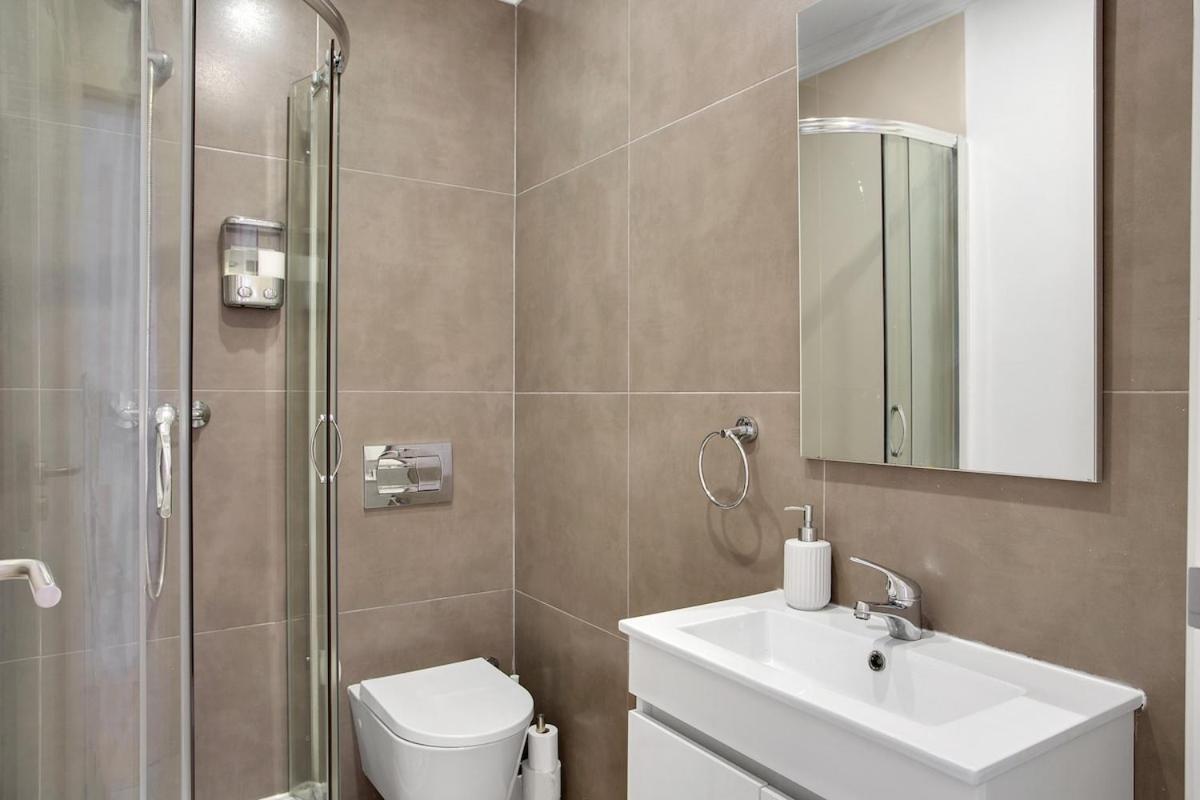 Modern 2 Bedroom Apartment In Estrela With Outside Terrace! Amazing For Families, Couples, Friends Lisboa 外观 照片