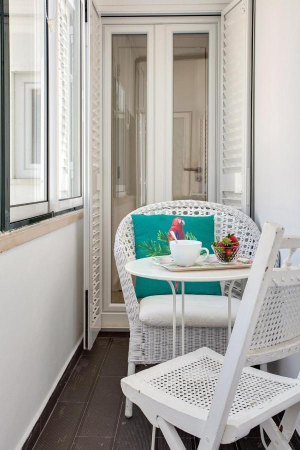 Modern 2 Bedroom Apartment In Estrela With Outside Terrace! Amazing For Families, Couples, Friends Lisboa 外观 照片